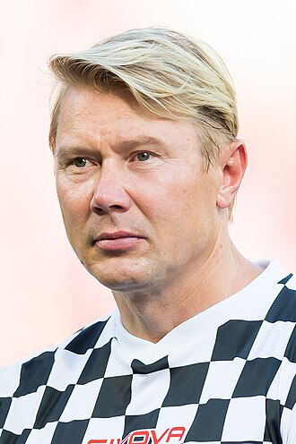 Mika Häkkinen — Formula 1 driver portrait (photo from Wikimedia Commons)